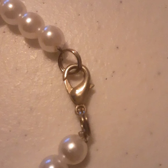 Child's Faux Pearl Bracelet - Picture 2 of 2